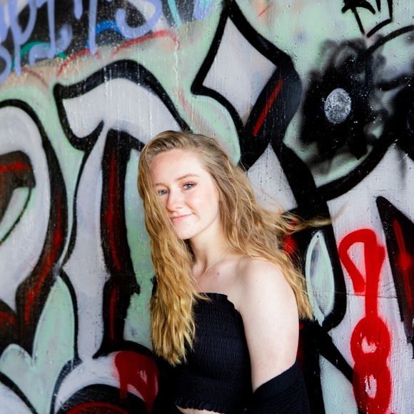 Meet your Posher, Devin - Picture 1 of 1